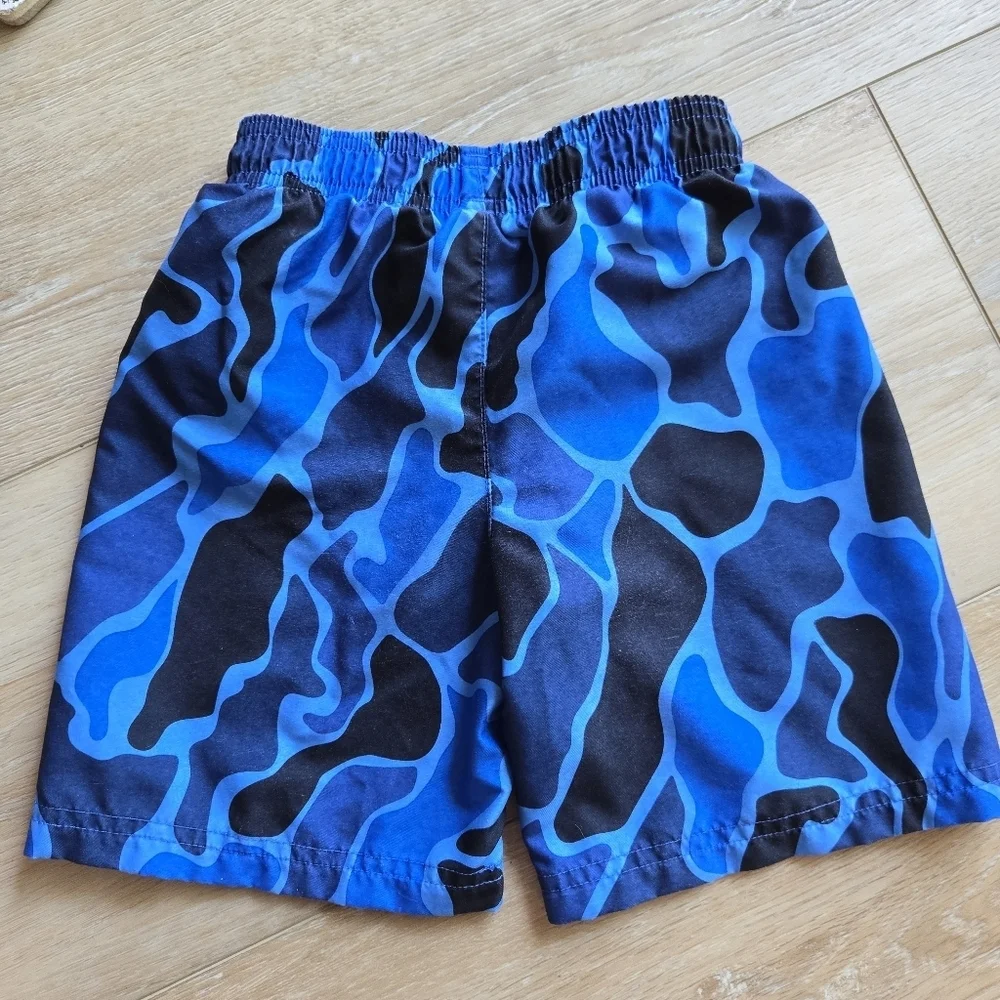 Under Armour Kids' Blue Camo Swim Shorts Board Shorts GUC size 4